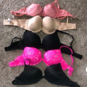 BUNDLE 5 USED VS BRAS & 2 NEW VS PANTIES=7 ITEMS!